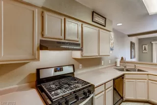 Photo #6: 2331235 Listing