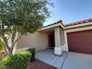 Photo #1: 2331243 Listing