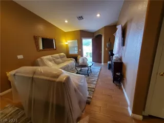 Photo #3: 2331243 Listing