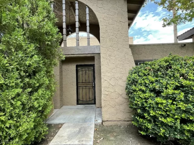 MLS: 2331256 Condo For Sale