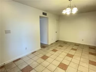 Photo #1: 2331256 Listing 