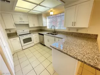 Photo #2: 2331256 Listing 