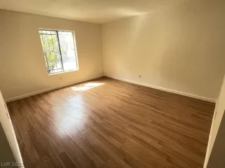 Photo #6: 2331256 Listing 