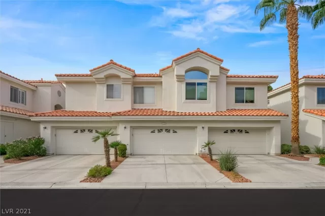 MLS: 2331261 Condo For Sale