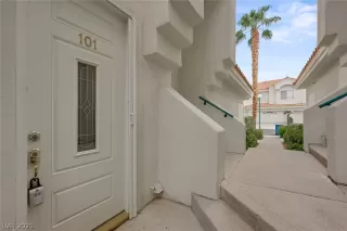 Photo #1: 2331261 Listing 