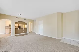 Photo #3: 2331261 Listing 