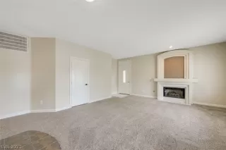 Photo #4: 2331261 Listing 