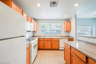 Photo #2: 2331270 Listing