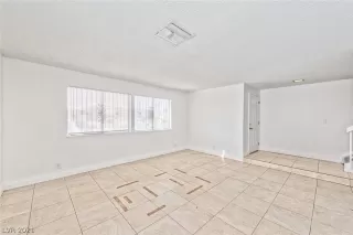 Photo #4: 2331287 Listing 