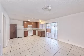 Photo #6: 2331287 Listing 