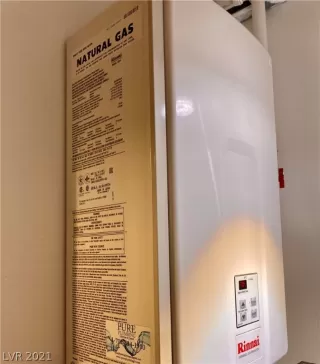 Photo #6: 2331327 Listing