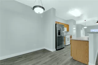 Photo #5: 2331328 Listing 