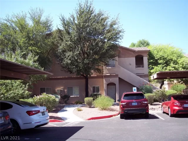 MLS: 2331361 Condo For Sale