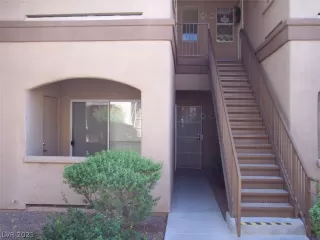 Photo #2: 2331361 Listing