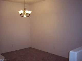 Photo #6: 2331361 Listing