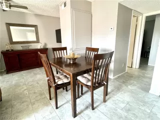 Photo #3: 2331374 Listing