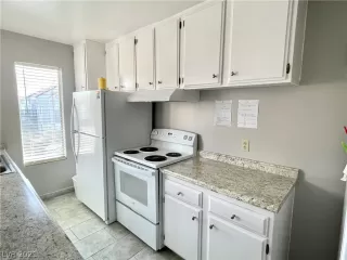 Photo #6: 2331374 Listing