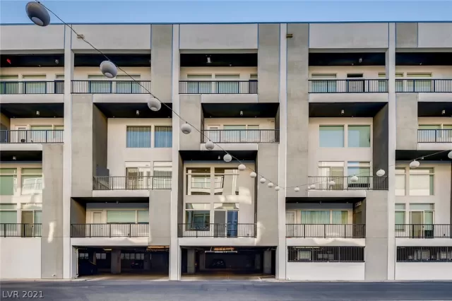 MLS: 2331384 Condo For Sale