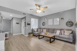 Photo #3: 2331393 Listing