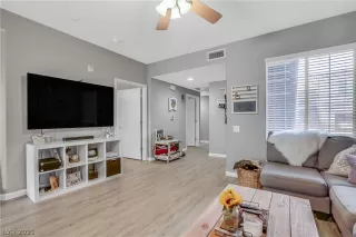 Photo #5: 2331393 Listing