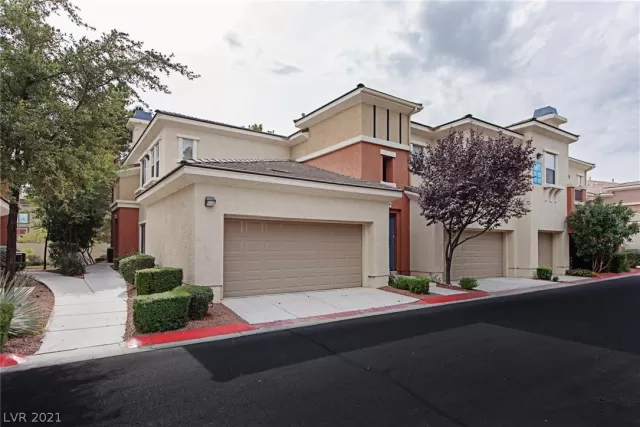MLS: 2331416 Condo For Sale