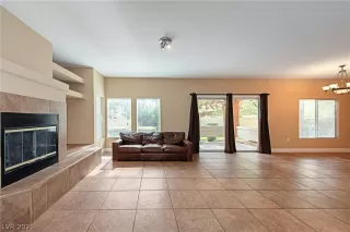 Photo #4: 2331416 Listing 