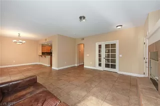 Photo #5: 2331416 Listing 