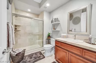 Photo #1: 2331426 Listing 