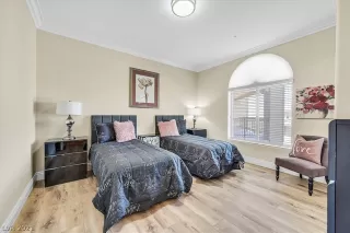 Photo #4: 2331426 Listing 