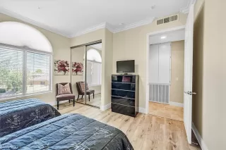 Photo #5: 2331426 Listing 