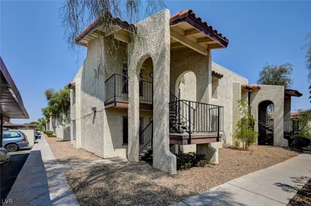 MLS: 2331429 Condo For Sale