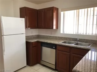 Photo #6: 2331435 Listing 