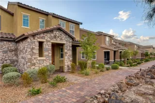 Photo #1: 2331469 Listing 