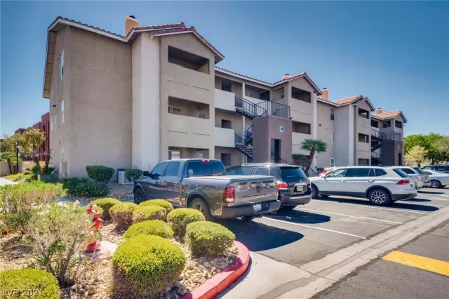 MLS: 2331481 Condo For Sale