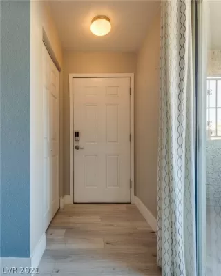 Photo #5: 2331481 Listing