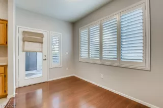 Photo #2: 2331484 Listing