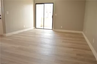 Photo #5: 2331499 Listing 