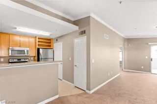 Photo #3: 2331501 Listing 