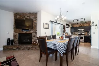 Photo #4: 2331504 Listing 