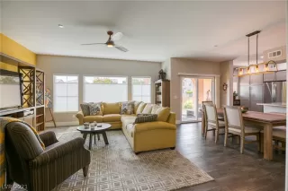 Photo #4: 2331515 Listing 