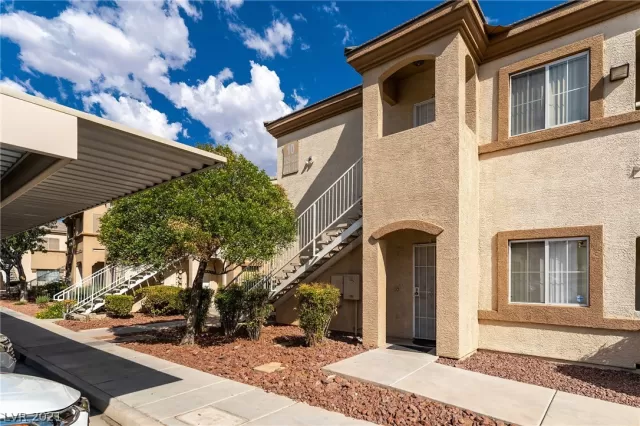 MLS: 2331529 Condo For Sale