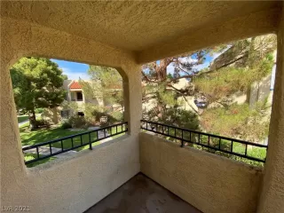 Photo #5: 2331535 Listing 