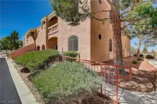 Photo #1: 2331545 Listing