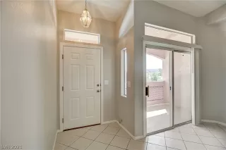 Photo #5: 2331545 Listing