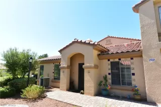 Photo #1: 2331546 Listing 