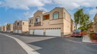 Photo #5: 2331558 Listing 