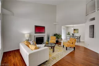 Photo #3: 2331574 Listing