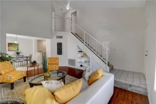 Photo #4: 2331574 Listing