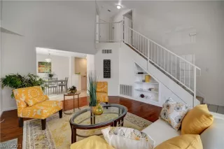 Photo #5: 2331574 Listing