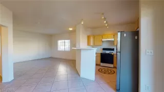 Photo #5: 2331584 Listing